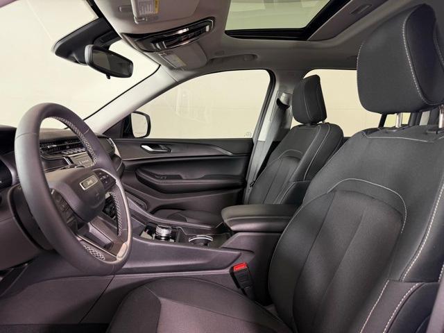 used 2024 Jeep Grand Cherokee car, priced at $33,944