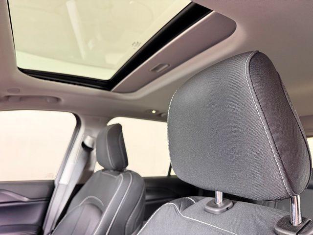used 2024 Jeep Grand Cherokee car, priced at $32,444