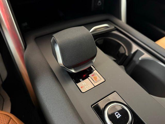 new 2025 Land Rover Discovery car, priced at $75,468
