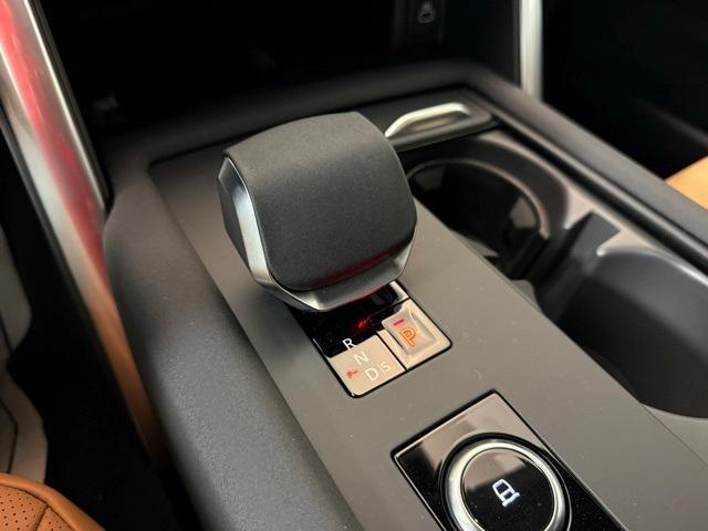 new 2025 Land Rover Discovery car, priced at $75,468