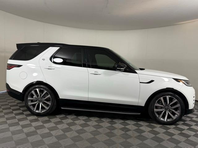new 2025 Land Rover Discovery car, priced at $75,468