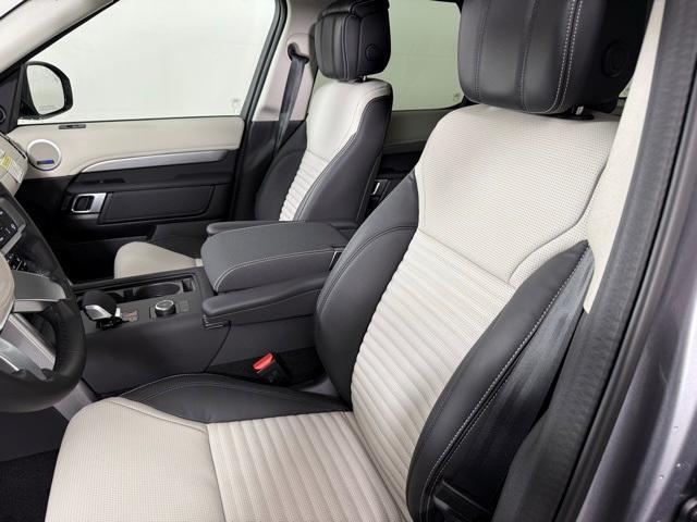 new 2025 Land Rover Discovery car, priced at $79,300