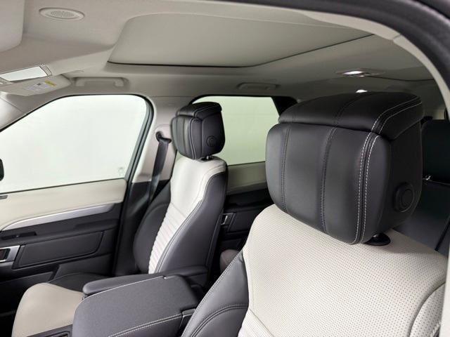 new 2025 Land Rover Discovery car, priced at $79,300