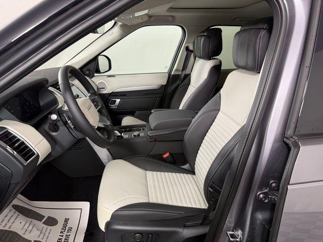 new 2025 Land Rover Discovery car, priced at $79,300