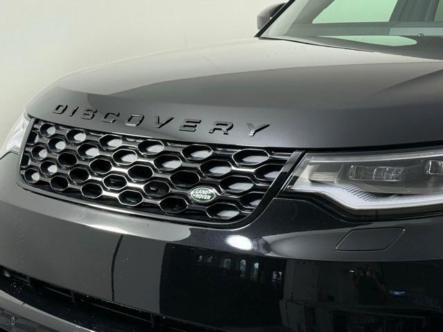 new 2025 Land Rover Discovery car, priced at $79,775