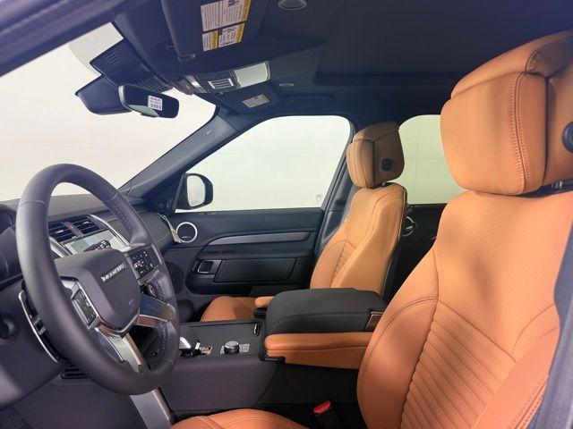 new 2025 Land Rover Discovery car, priced at $73,668