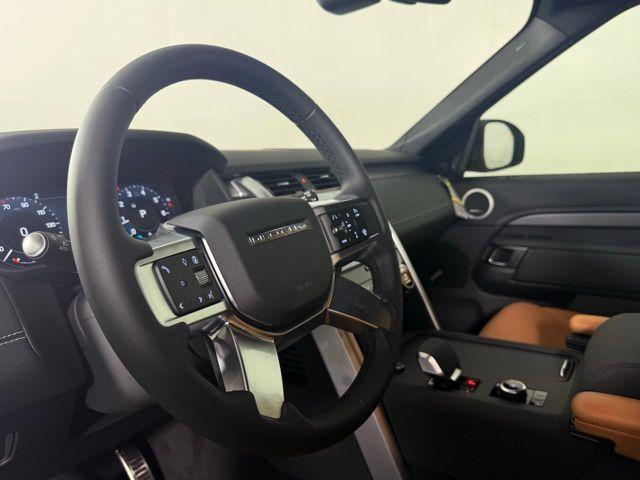 new 2025 Land Rover Discovery car, priced at $73,668