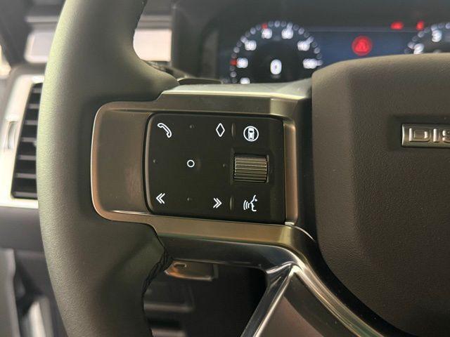 new 2025 Land Rover Discovery car, priced at $73,668