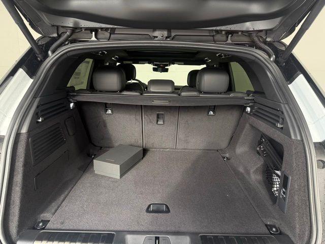 new 2025 Land Rover Range Rover Sport car, priced at $121,365