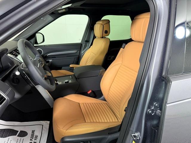 new 2025 Land Rover Discovery car, priced at $78,928