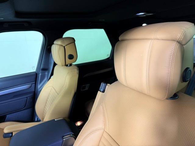 new 2025 Land Rover Discovery car, priced at $78,928