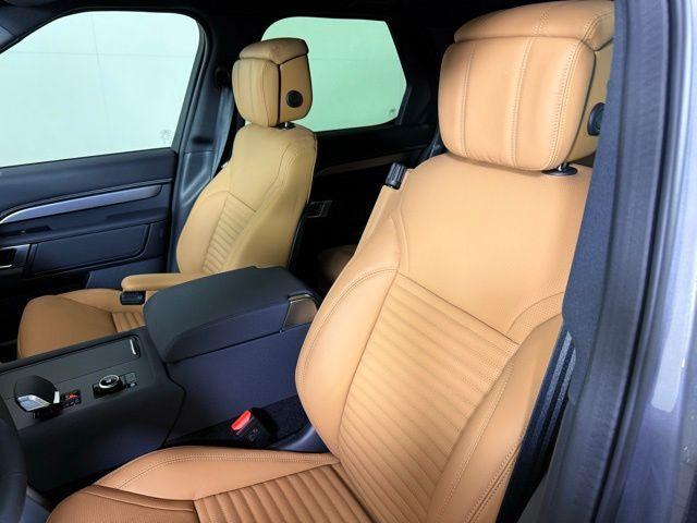 new 2025 Land Rover Discovery car, priced at $78,928