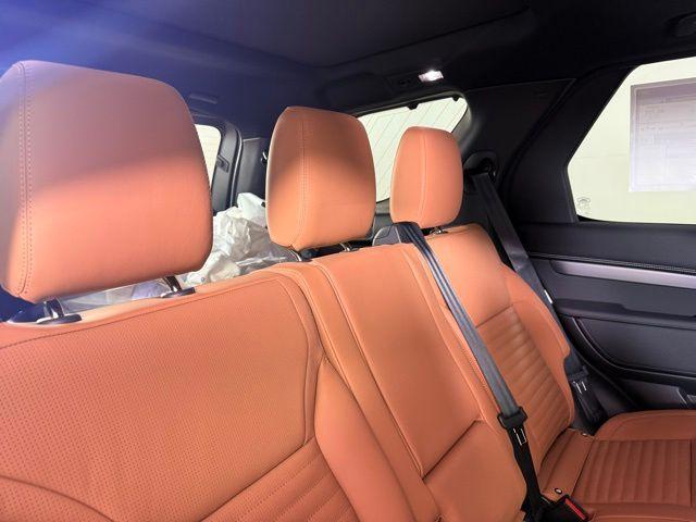 new 2025 Land Rover Discovery car, priced at $73,893