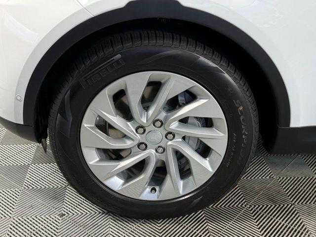 new 2025 Land Rover Discovery car
