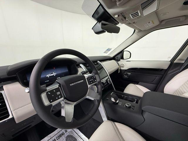 new 2025 Land Rover Discovery car