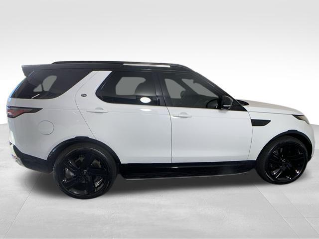 new 2025 Land Rover Discovery car, priced at $80,525