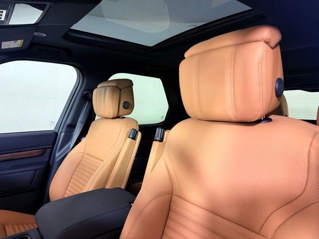 new 2025 Land Rover Discovery car, priced at $69,625