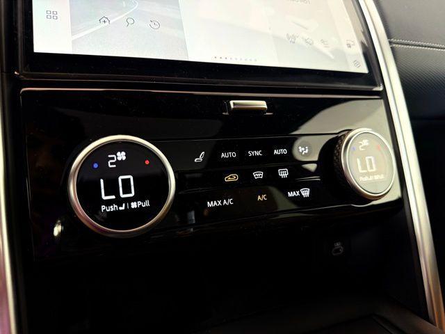 new 2025 Land Rover Discovery car, priced at $69,625