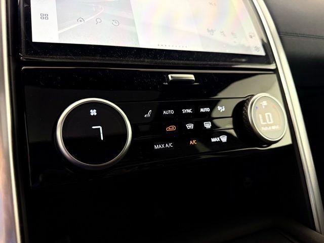 new 2025 Land Rover Discovery car, priced at $64,725
