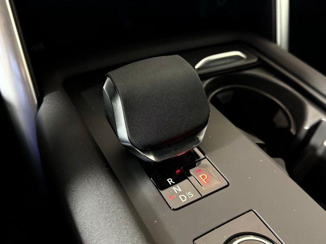 new 2025 Land Rover Discovery car, priced at $64,725