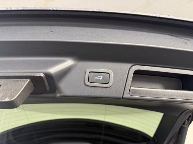 used 2021 Land Rover Range Rover Velar car, priced at $37,988