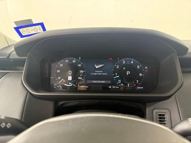 used 2024 Land Rover Discovery car, priced at $39,944