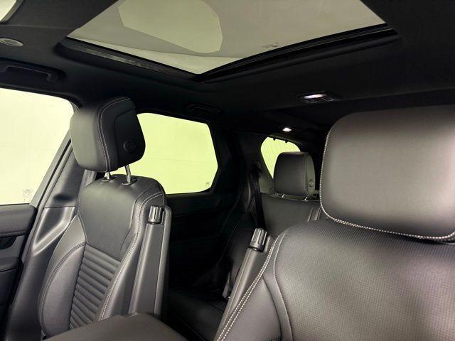 new 2025 Land Rover Discovery car, priced at $66,275