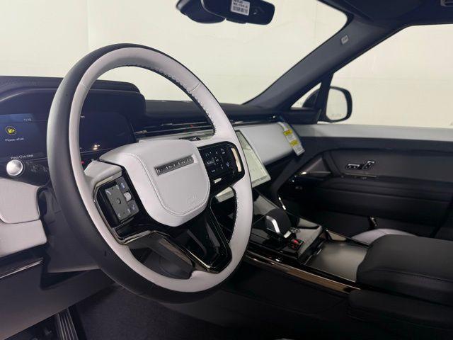 new 2025 Land Rover Range Rover Sport car