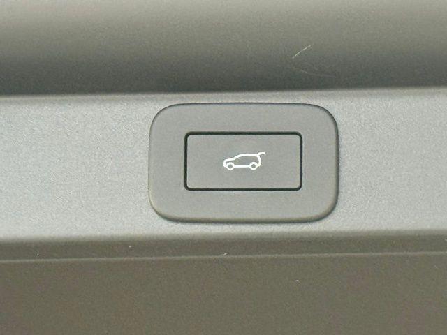 new 2025 Land Rover Range Rover car, priced at $122,055