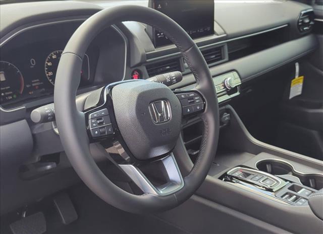 new 2025 Honda Pilot car, priced at $41,917