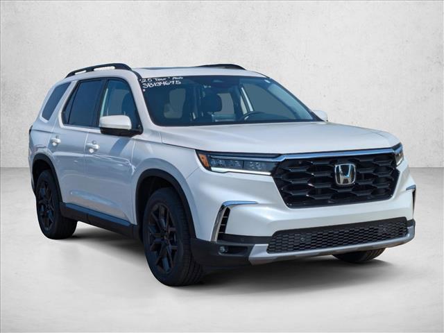 new 2025 Honda Pilot car, priced at $53,405