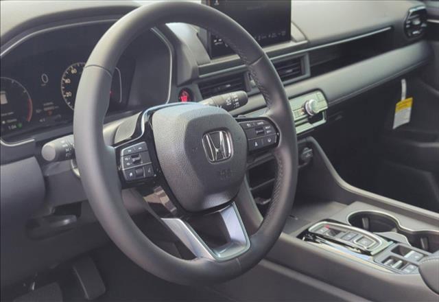 new 2025 Honda Pilot car, priced at $44,939