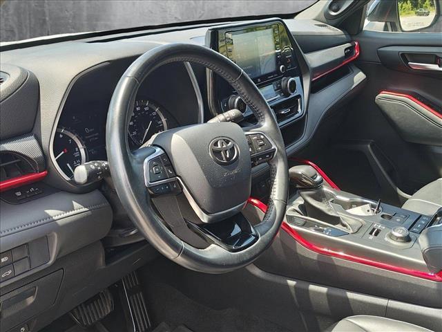 used 2021 Toyota Highlander car, priced at $32,284