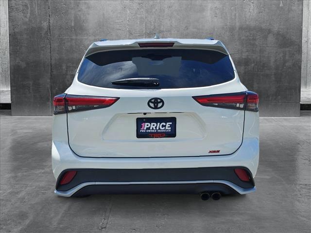 used 2021 Toyota Highlander car, priced at $32,284