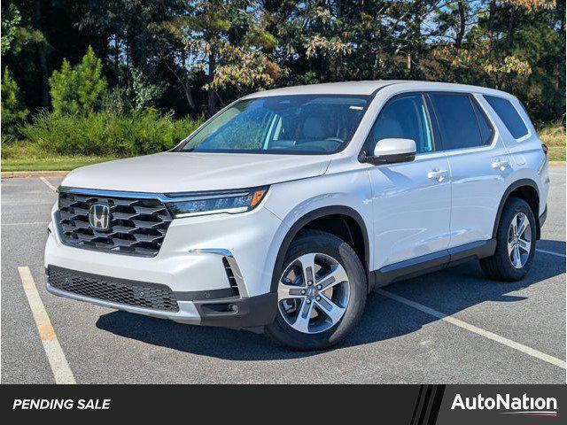 new 2025 Honda Pilot car, priced at $45,450