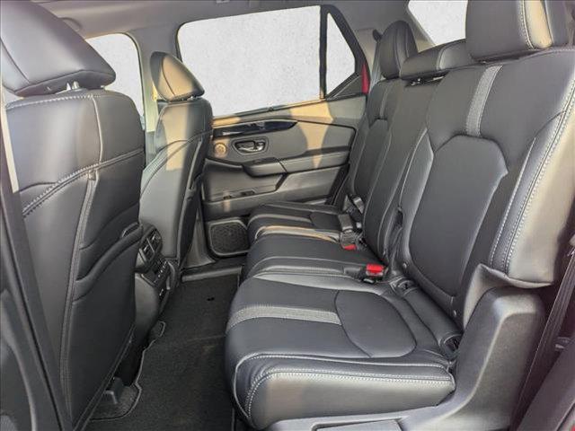 new 2025 Honda Pilot car, priced at $49,405
