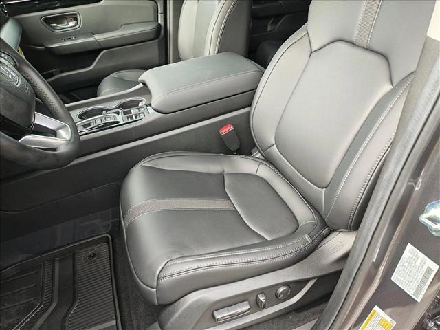 new 2025 Honda Pilot car, priced at $46,859