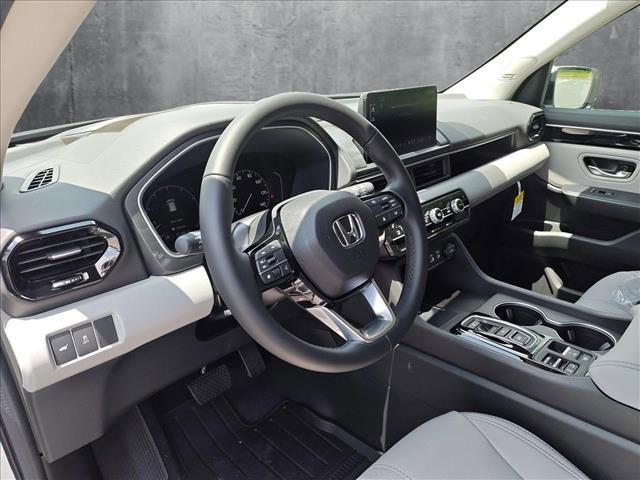new 2025 Honda Pilot car, priced at $46,949