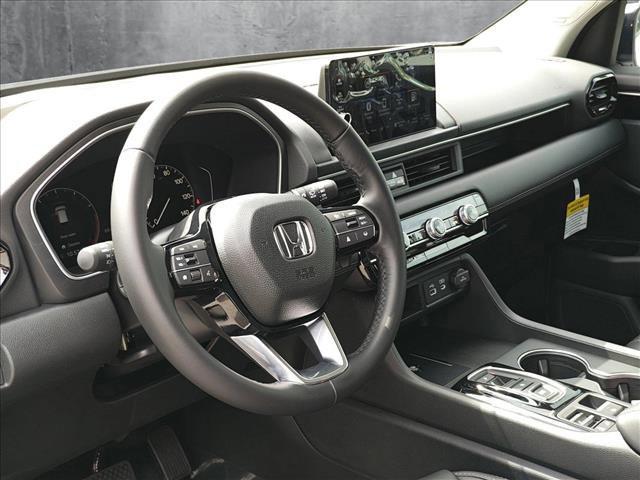 new 2025 Honda Pilot car, priced at $47,658