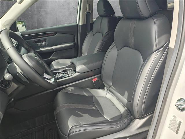 new 2025 Honda Pilot car, priced at $47,658