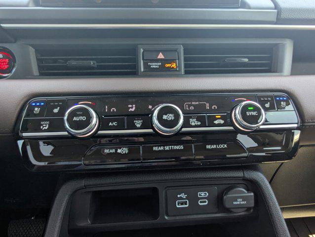 new 2025 Honda Pilot car, priced at $55,305