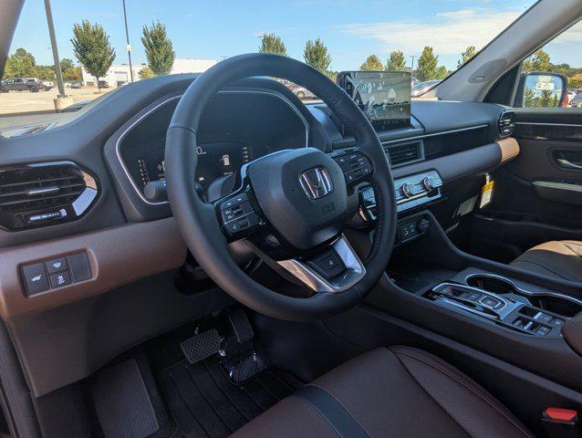 new 2025 Honda Pilot car, priced at $55,305
