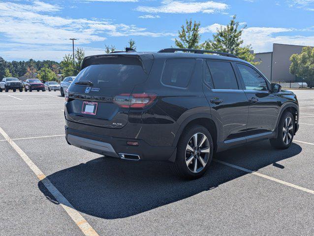 new 2025 Honda Pilot car, priced at $55,305
