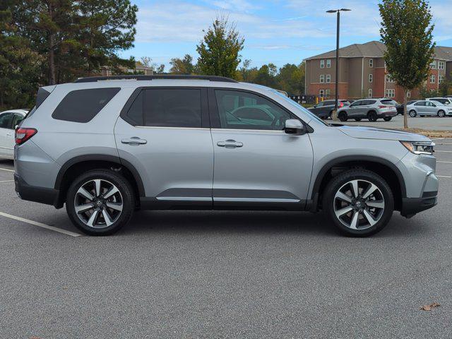 new 2025 Honda Pilot car, priced at $50,995