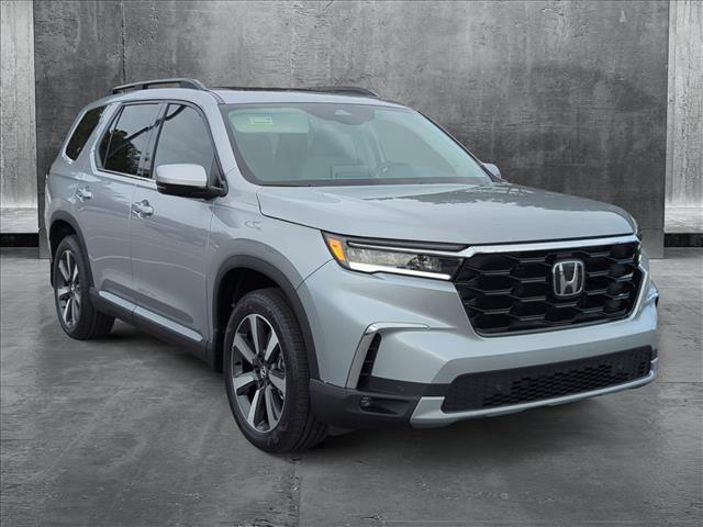 new 2025 Honda Pilot car, priced at $50,995