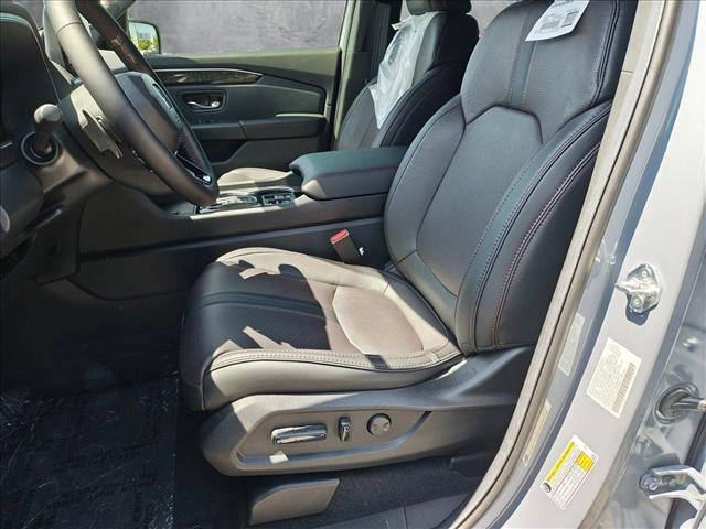 new 2025 Honda Pilot car, priced at $57,215