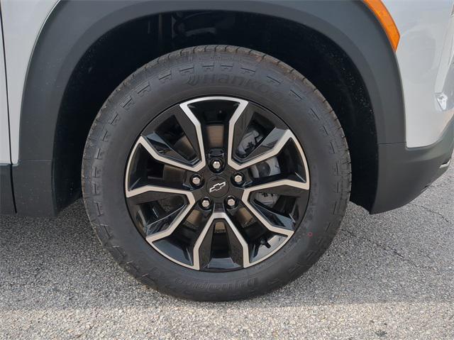 new 2025 Chevrolet TrailBlazer car, priced at $28,494