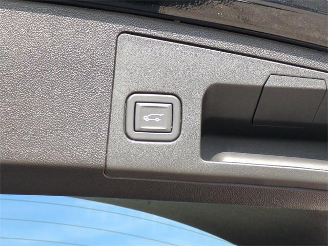 used 2024 Cadillac XT4 car, priced at $30,999