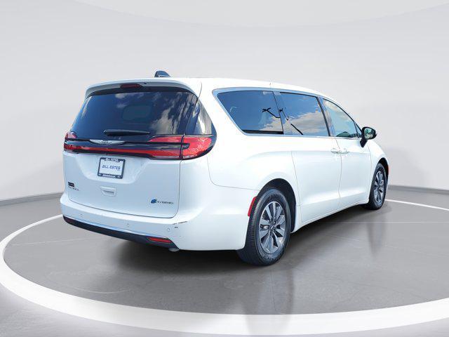 used 2023 Chrysler Pacifica Hybrid car, priced at $28,764