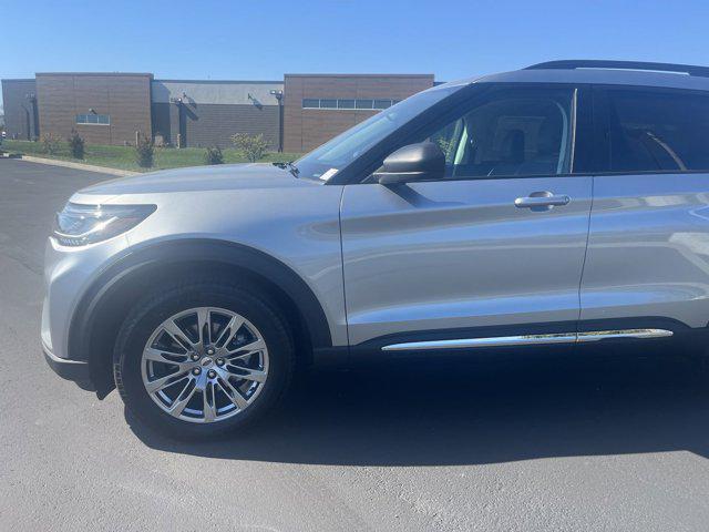 new 2025 Ford Explorer car, priced at $47,400